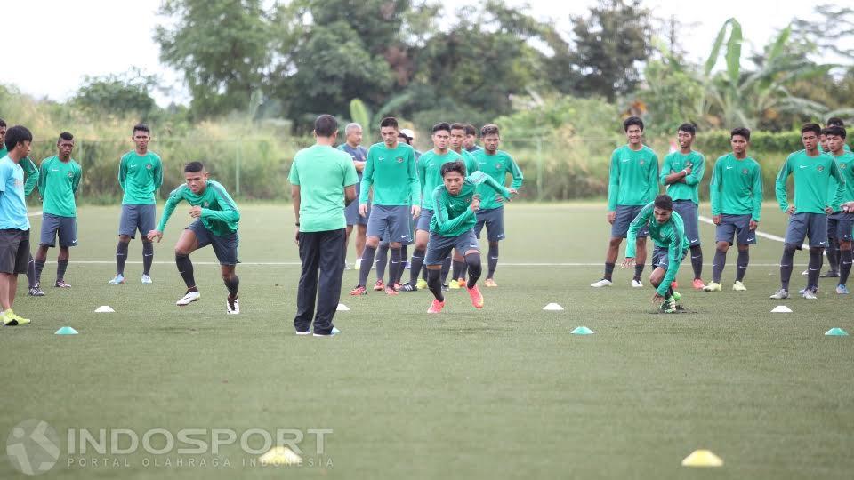 Suasana seleksi perdana Timnas Indonesia U-19 di Lapangan Timnas, Sawangan, Depok, Senin (25/07/16). (INDOSPORT/Herry Ibrahim)